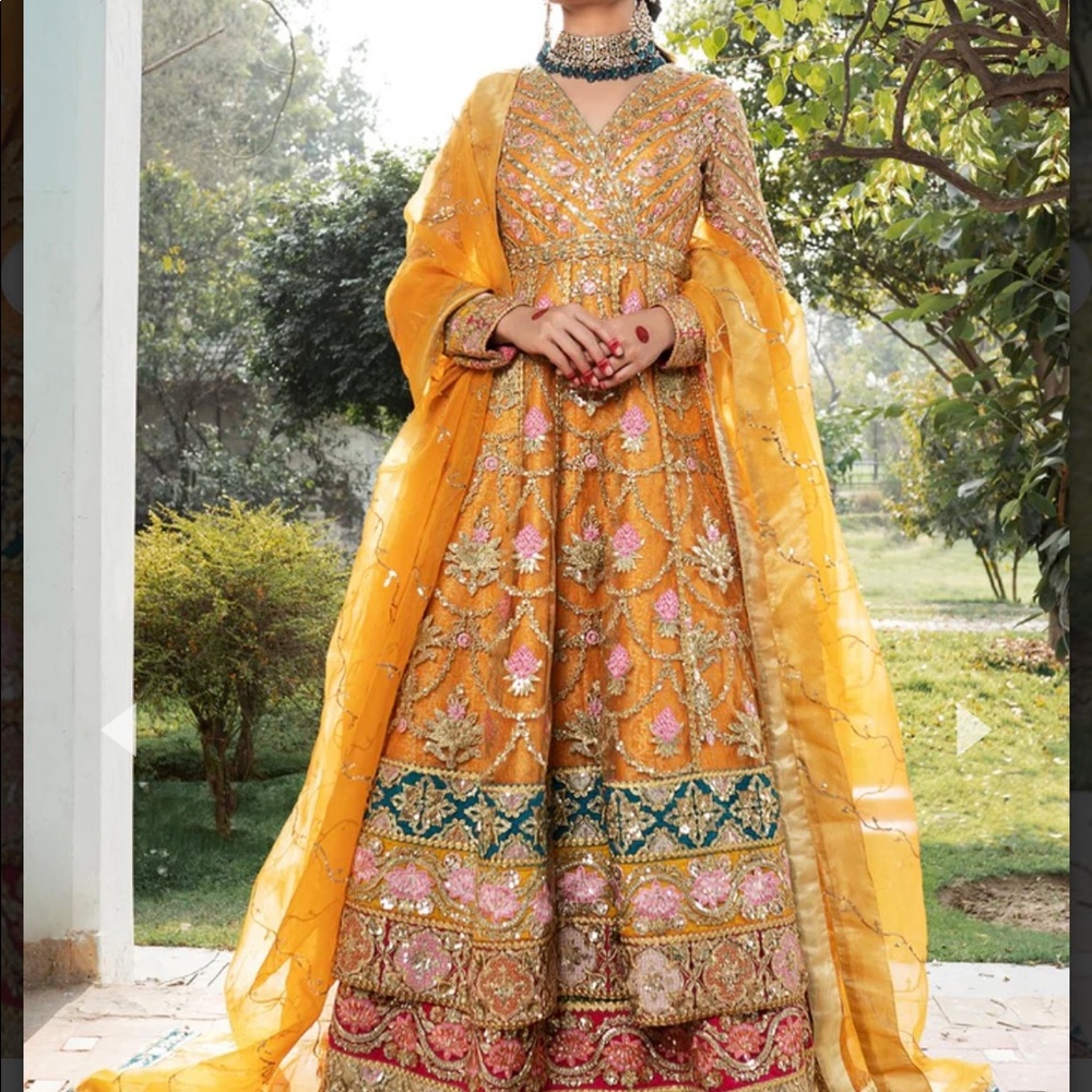 Pakistani luxury designer.Mehr-Mahjabeen Small . Will fit American size 6.